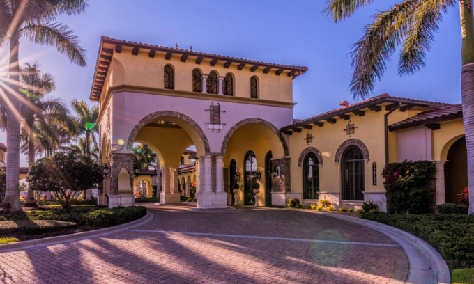 Gran Paradiso Villa | Beautiful and elegant villa in the Gated Community of Gran Paradiso
