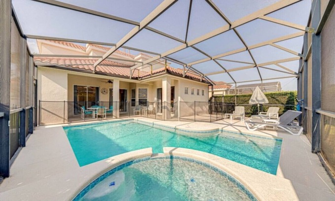 Tuscan Hills House | Beautiful And Peaceful 5 B/Room Home Private Pool