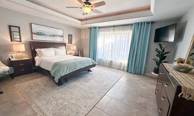 Waynesville House | Beautiful and Spacious 5-bedroom home in Waynesville-Close to Fort Leonard Wood