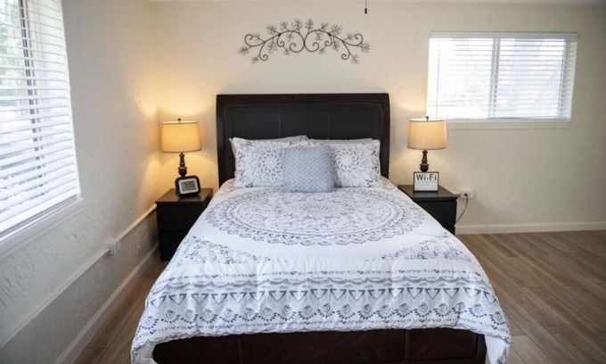 Sanford House | Beautiful and Sweet House Ready for Your Vacation