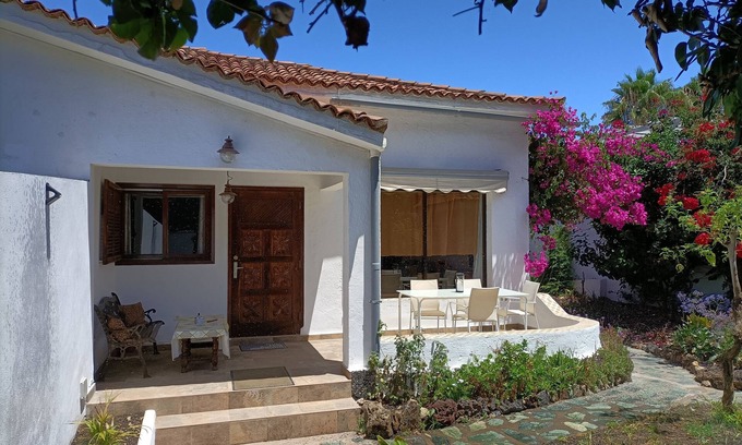 Las Arenas Apartment | Beautiful apartment with garden and jacuzzi in Puerto de la Cruz