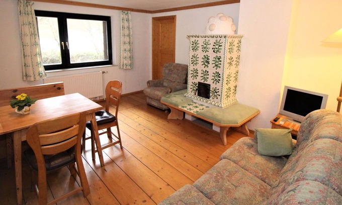 Muhldorf Apartment | Beautiful apartment for 6 people with WIFI, balcony, panoramic view and parking