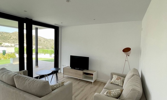Monforte del Cid Apartment | Beautiful apartment in the heart of the Font del llop golf course.