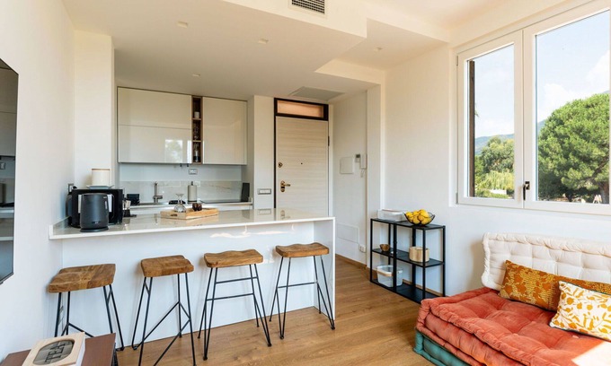 Cisano sul Neva Apartment | Beautiful apartment for 4 people with A/C