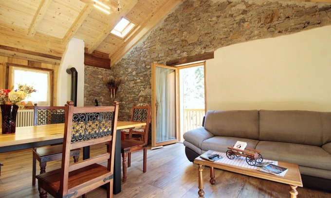 Lozzo di Cadore Apartment | Beautiful apartment for 5 people with WIFI, balcony, pets allowed, panoramic view and parking