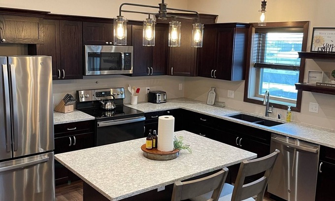 Wisconsin Dells Apartment | Beautiful Apartment Located Downtown Dells!