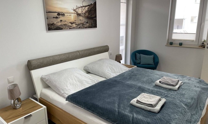 Altefaehr Apartment | Beautiful apartment for 4 guests with WIFI, TV, balcony and parking