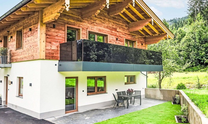 Leogang Apartment | Beautiful apartment for 4 people with WIFI, TV, terrace, pets allowed and panoramic view