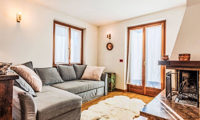 Sant'Antonio di Mavignola Apartment | Beautiful apartment for 6 people with TV and balcony