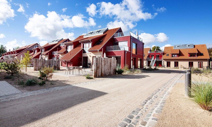 Hohen Wieschendorf Apartment | Beautiful apartment for 2 guests with WIFI, TV, terrace, pets allowed, panoramic view and parking