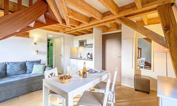 Baden Apartment | Beautiful apartment for 6 guests with WIFI, pool, TV, panoramic view and parking