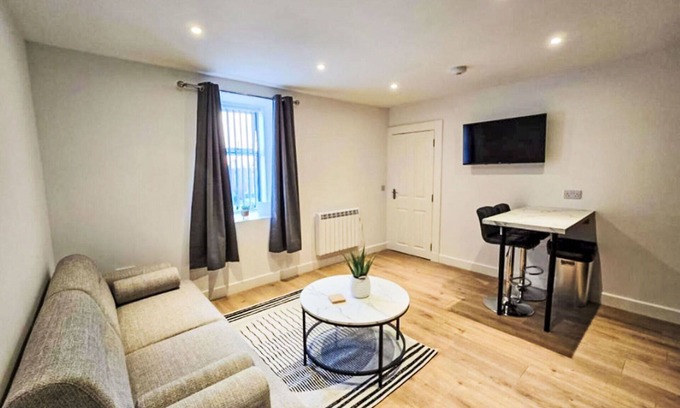 Nairn Apartment | Beautiful apartment for 4 guests with TV