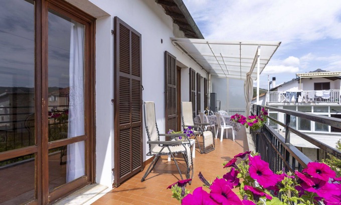 Marina di Andora Apartment | Beautiful apartment for 6 guests with WIFI, balcony, panoramic view and parking