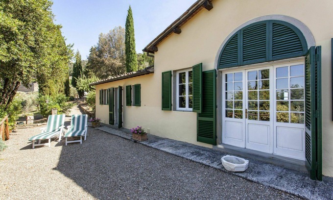 Cortona Apartment | Beautiful apartment for 2 people with pool, A/C, WIFI, TV, panoramic view and parking