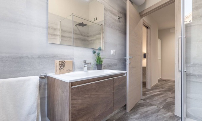 Pavia Apartment | Beautiful apartment for 4 guests with WIFI, A/C, TV, balcony and panoramic view