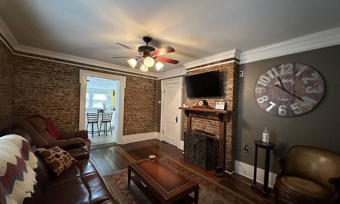 Bardstown Apartment | Beautiful apartment in the heart of downtown Bardstown, KY