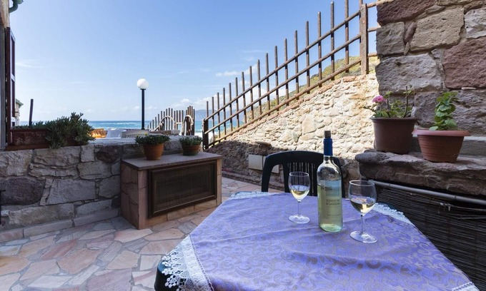 Gonnesa Apartment | Beautiful apartment in the trap on the beach