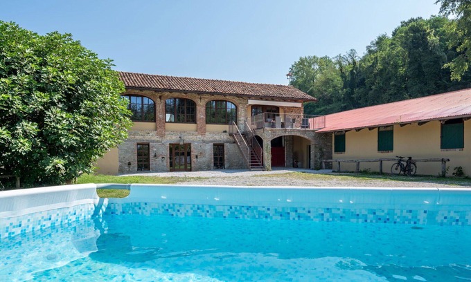 Somano House | Beautiful apartment in villa with pool, WIFI, TV, terrace, pets allowed, panoramic view and park.