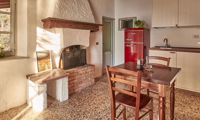 Bellano House | Beautiful apartment in villa for 2 guests with A/C, WIFI, TV, terrace, pets allowed and parking