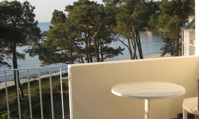La Trinite-sur-Mer Apartment | Beautiful apartment in residence with private park on the sea located in CARNAC PLAGE
