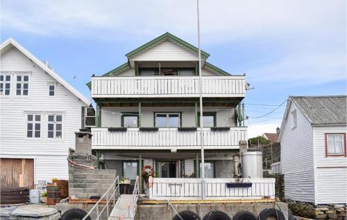 Saeveland Apartment | Beautiful Apartment In Sævelandsvik