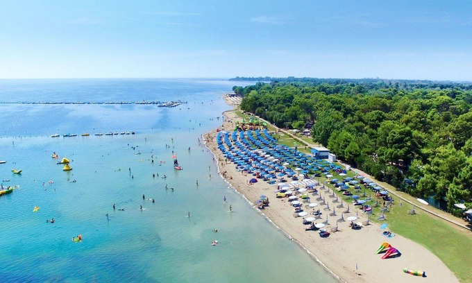 Grado House | Beautiful apartment in villa for 5 people with WIFI, A/C, pool, terrace and parking
