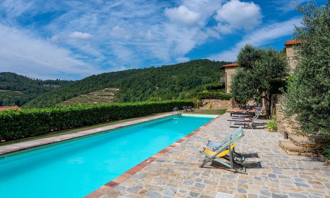 Cortemilia Villa | Beautiful apartment in villa for 2 guests with pool, WIFI, patio, pets allowed and parking