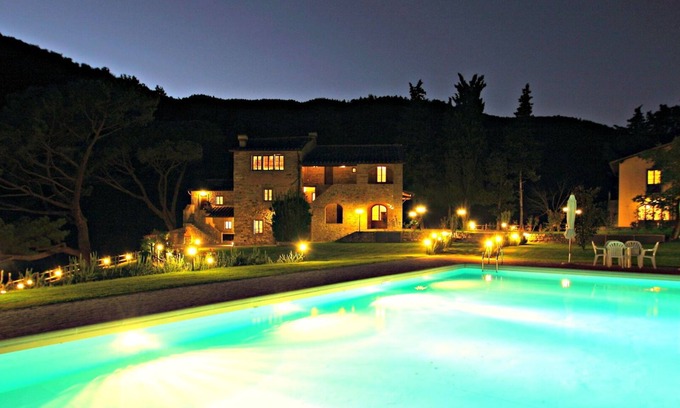 Dicomano Apartment | Beautiful apartment for 4 people with WIFI, pool, TV, pets allowed and parking