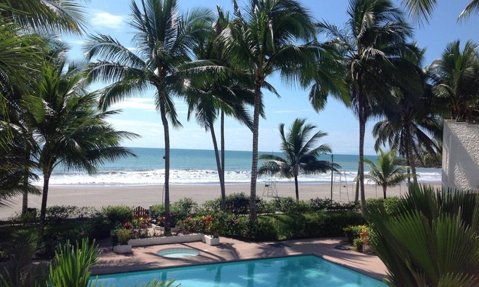 Same Apartment | Beautiful Apartment steps away from the pool and 20m from the beach