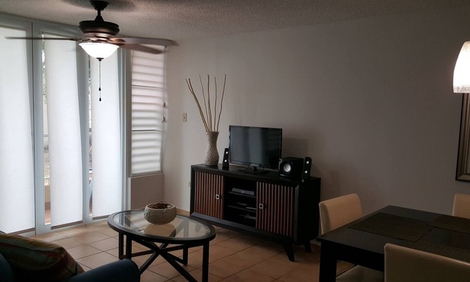 El Combate Apartment | Beautiful Apartment With Ocean View And Located in Front Of Pool Beach in front