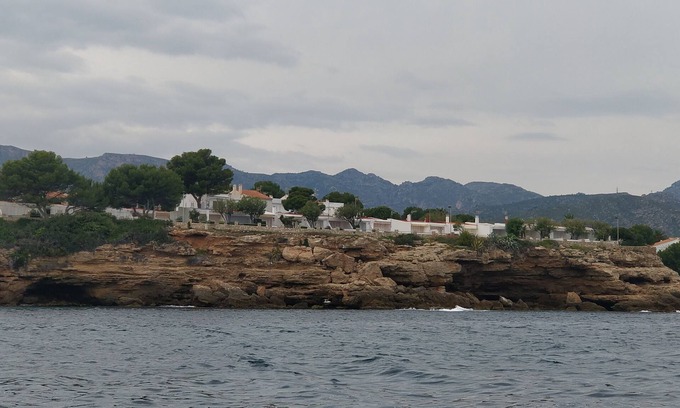 Calafat Apartment | Beautiful apartment with living room, double bedroom, bathroom and terrace