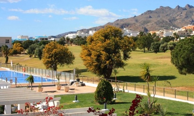 Mojacar Apartment | Beautiful apartment with WIFI, parking, golf course views,100m from the beach