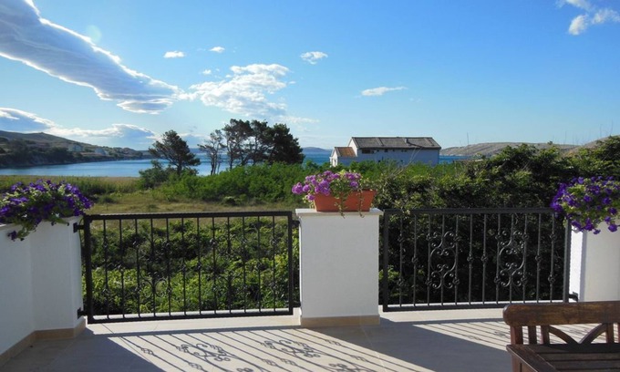 Vlasici Apartment | Beautiful apartment with sea view!