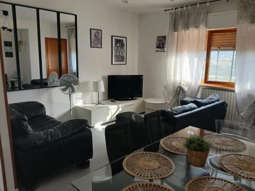 Penne Apartment | Beautiful Apartment with View in Penne 103 m²