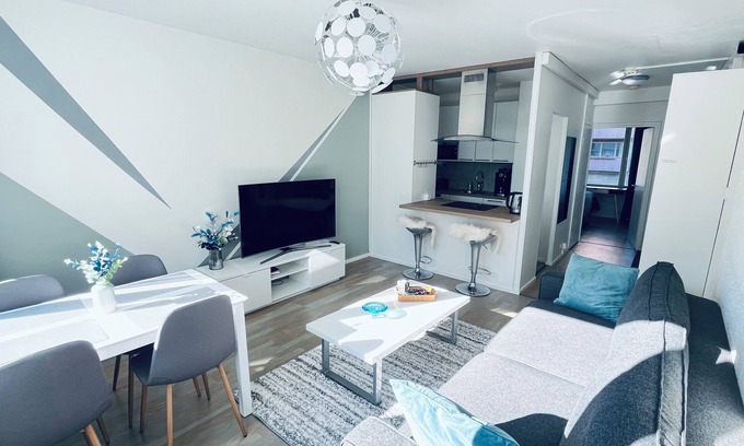 Turku Apartment | Beautiful apt. with balcony, 5min walk to Aura river, 8min walk to market square