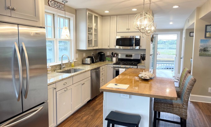 Minot House | Beautiful beach front home