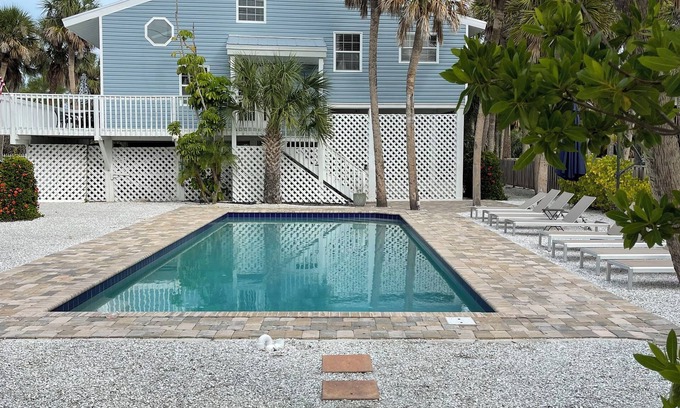 Golden Beach House | Beautiful Beach House with large pool