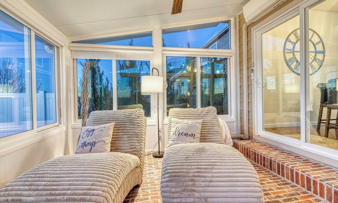 Loveland House | Beautiful Berthoud home, gorgeous mountain views, hot tub, & firepit.