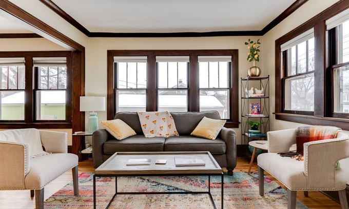 Ericsson House | Beautiful Boho Bungalow walk 2 Lake, Beach, Restaurants