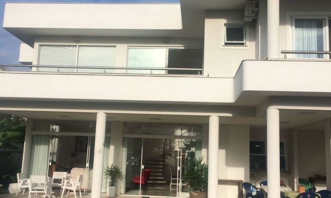 Jurere House | Beautiful house in amoraeville jurere internaciona! Give yourself this gift .