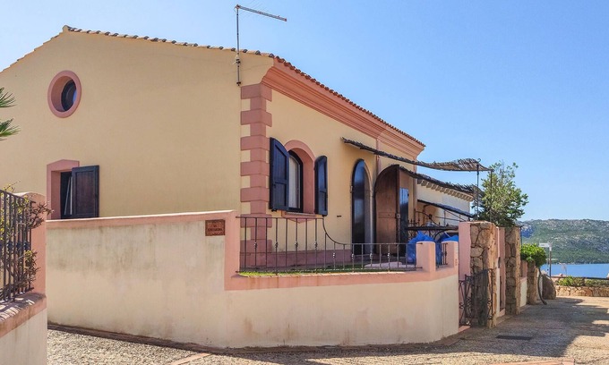Capo d'Orso House | Beautiful, bright vacation home on Capo d'Orso, 500 m from the sandy beach.