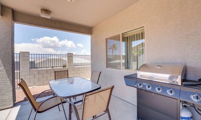 Sunridge Estates Cottage | Beautiful Bullhead City Home Rental w/Yard!