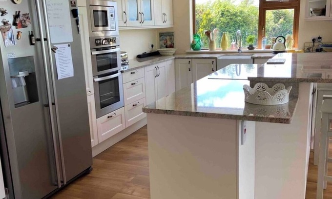 Kilgreaney House | Beautiful bungalow with WiFi in charming Myshall