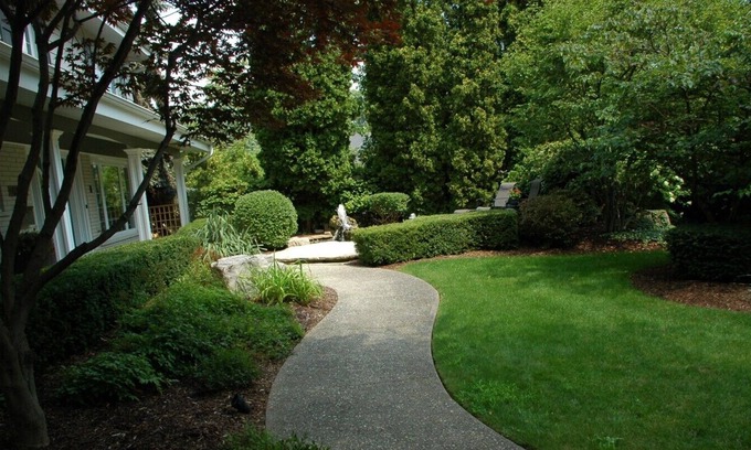 Burlington House | Beautiful Burlington Private Oasis