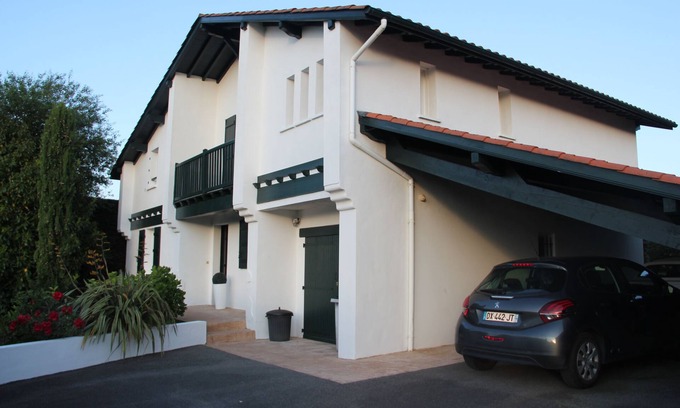 Ustaritz House | BEAUTIFUL CONTEMPORARY HOUSE STYLE BASQUE WITH POOL