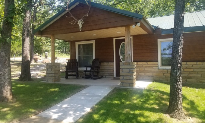 Cookson Cabin | Beautiful Cabin with Tenkiller Lake View