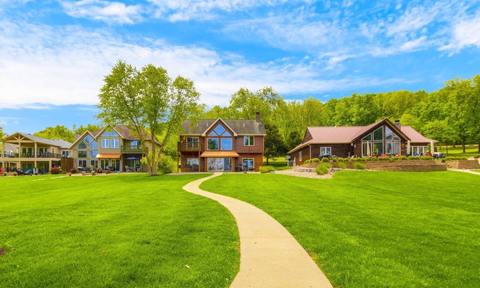 Gravois Mills House | Beautiful Calm Water Lakefront Home, Flat Lot & Large Private Dock.
