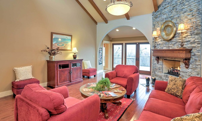 Fayetteville House | Beautiful Central Fayetteville Townhome w/Views!