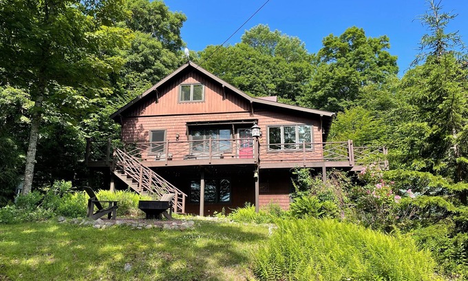 Old Forge House | Beautiful chalet with spectacular views in the Adirondack Mountains