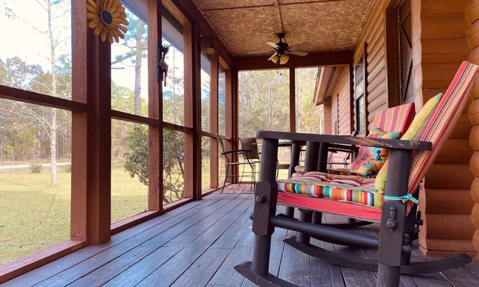 Dunnellon Cabin | Beautiful Chestnut Log Cabin